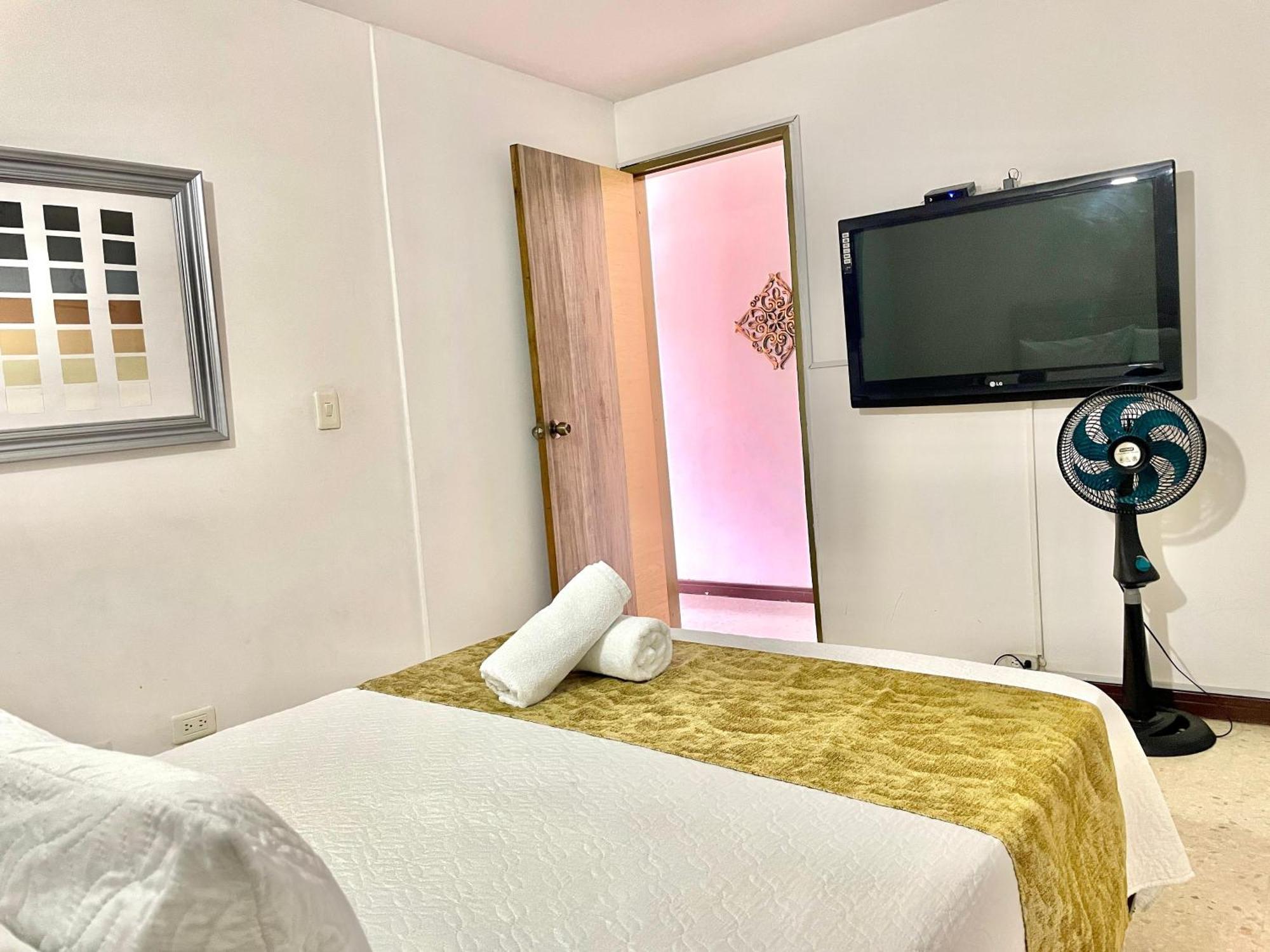 Hotel Torre Primavera Medellín Buitenkant foto
