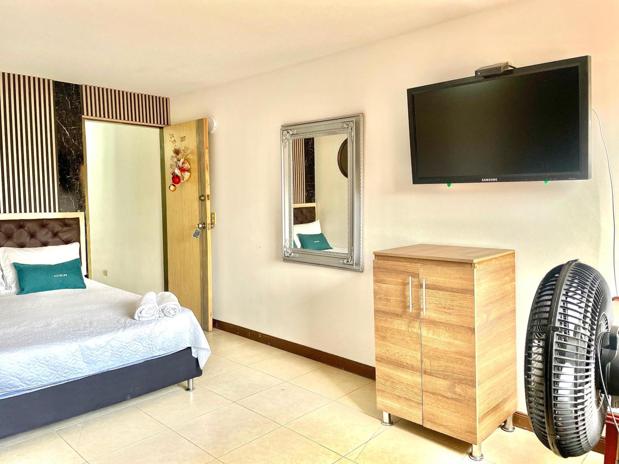 Hotel Torre Primavera Medellín Buitenkant foto